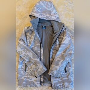 Gapfit boys fleece-lined waterproof jacket, size small, gray camouflage